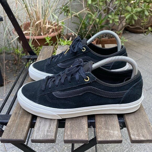Vans Old Skool Low Skate Shoes Women's 7.5 Men's 6 Black Suede Gold Lace Aglets - Picture 4 of 12
